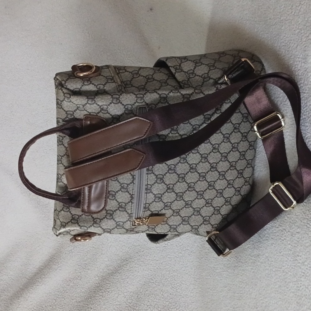 GD Backpack Style Tote - Picture 3 of 11